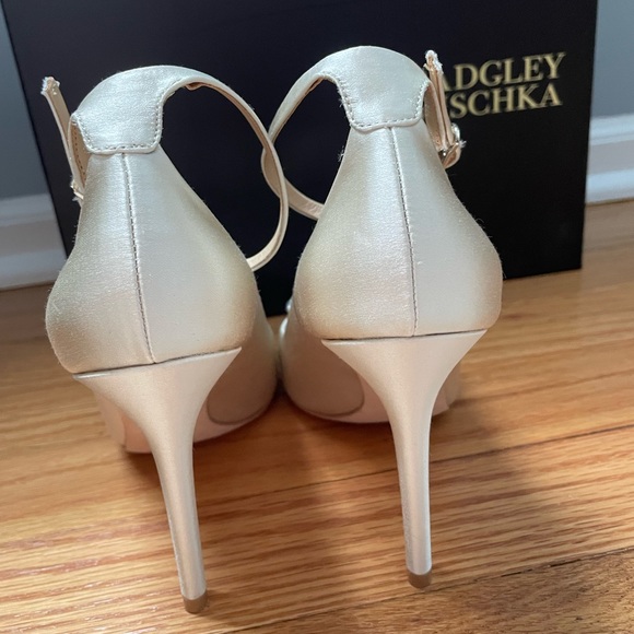 Badgley Mischka Kali Heels White Ivory Satin with Jewels - Evening Wedding Sz 5 - Picture 4 of 16